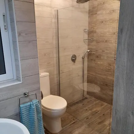 Spacious 3 Bedroom Apt Near The Sea St. Paul's Bay Exterior photo