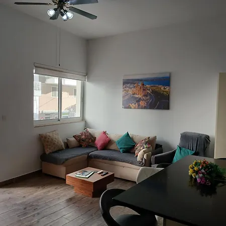 Spacious 3 Bedroom Apt Near The Sea St. Paul's Bay Exterior photo
