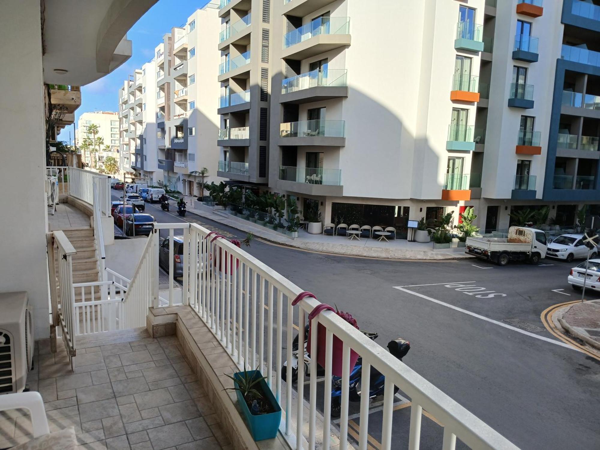 Apartment Spacious 3 Bedroom Near The Sea *