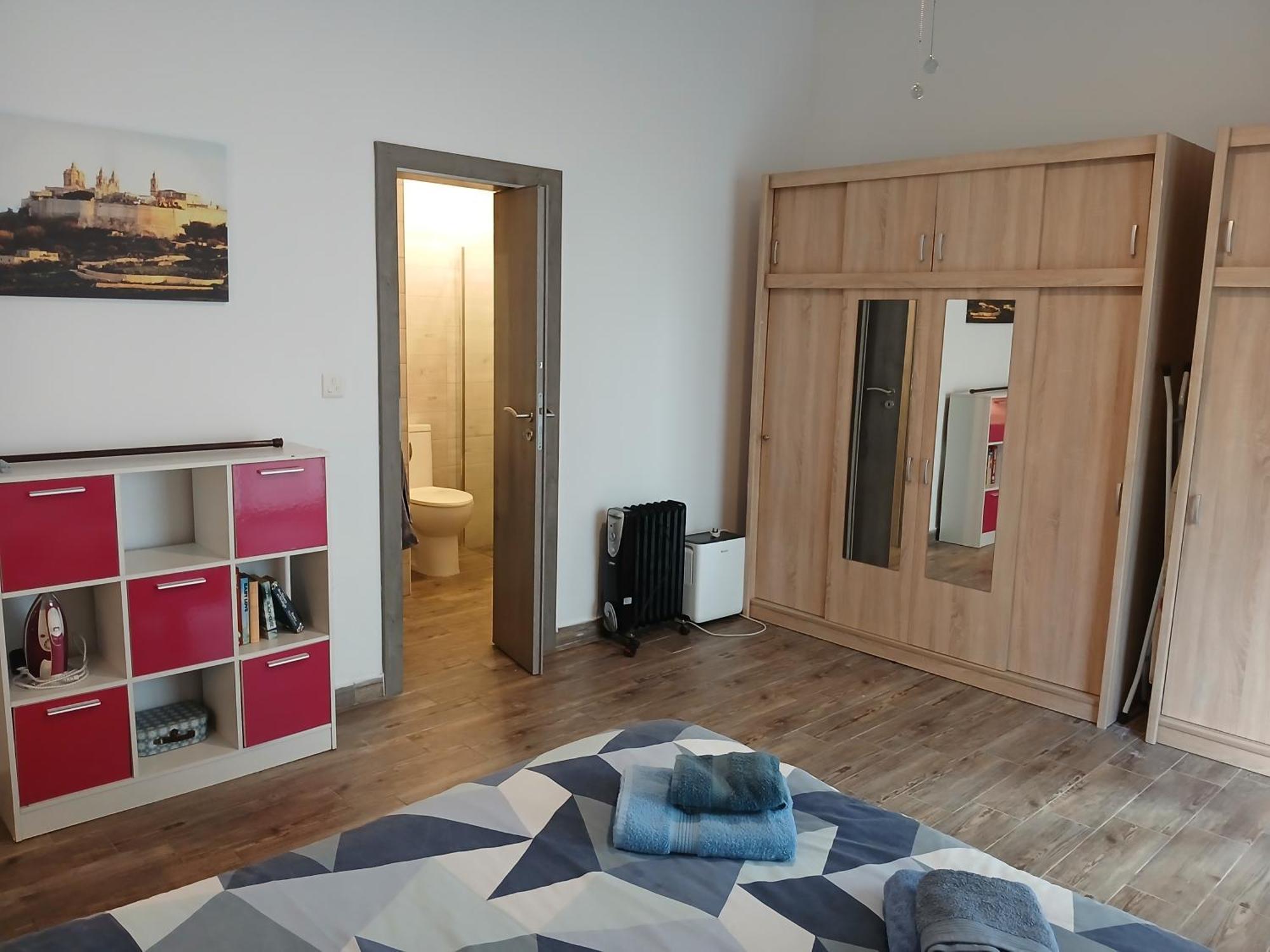 Spacious 3 Bedroom Near The Sea Apartment St. Paul's Bay